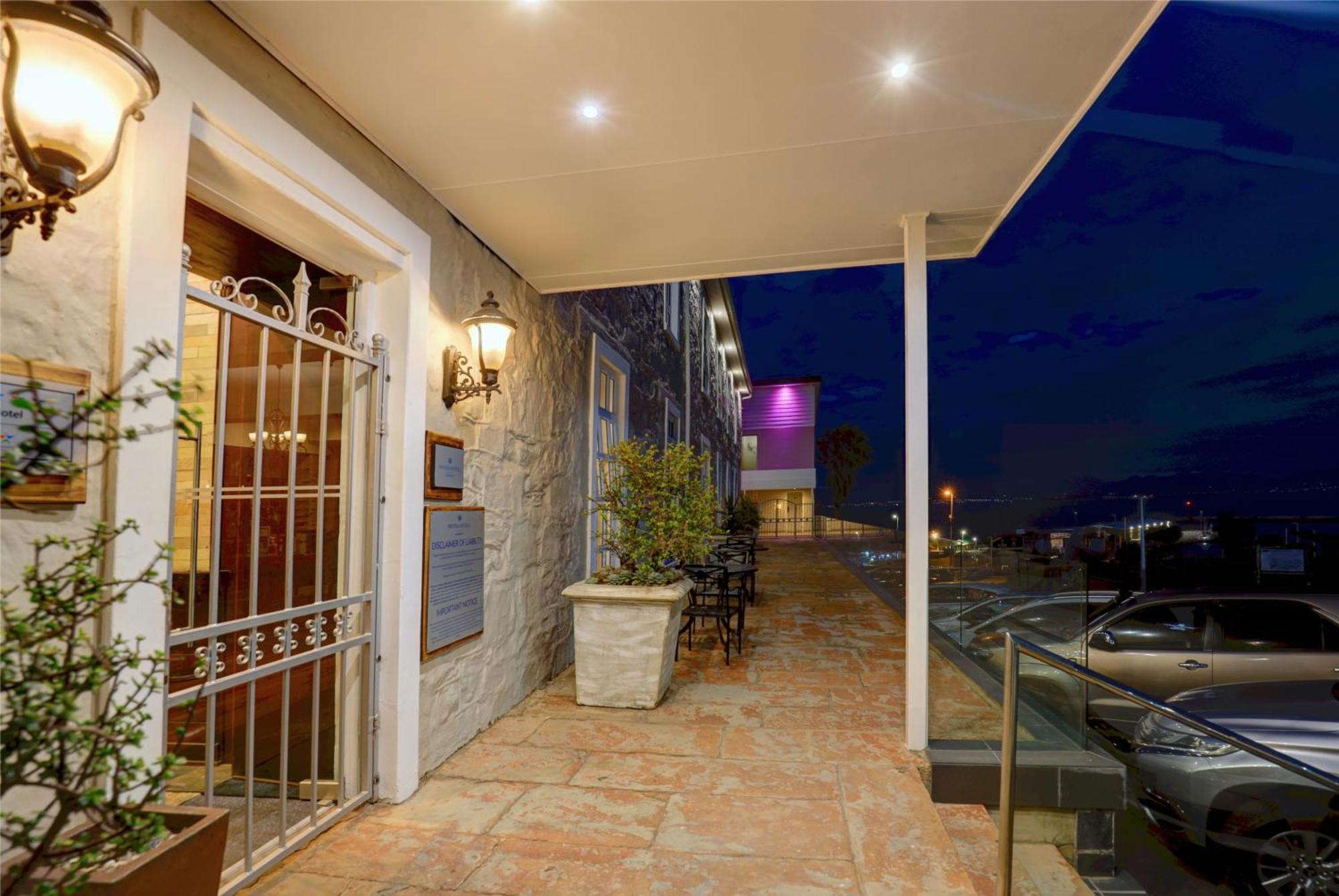 Protea Hotel By Marriott Mossel Bay Bagian luar foto