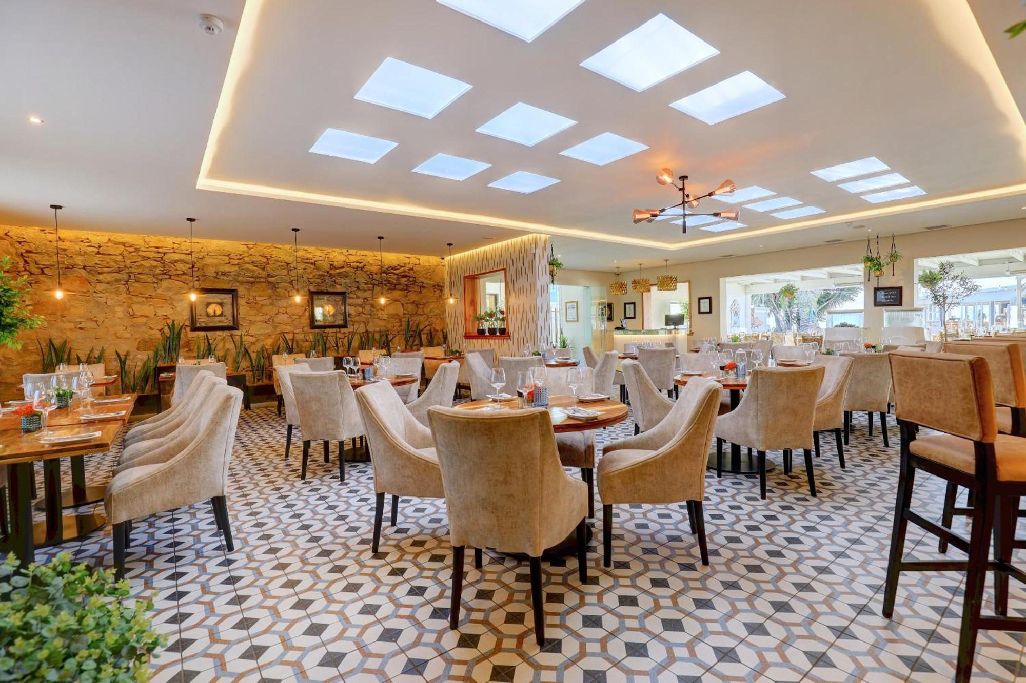Protea Hotel By Marriott Mossel Bay Bagian luar foto