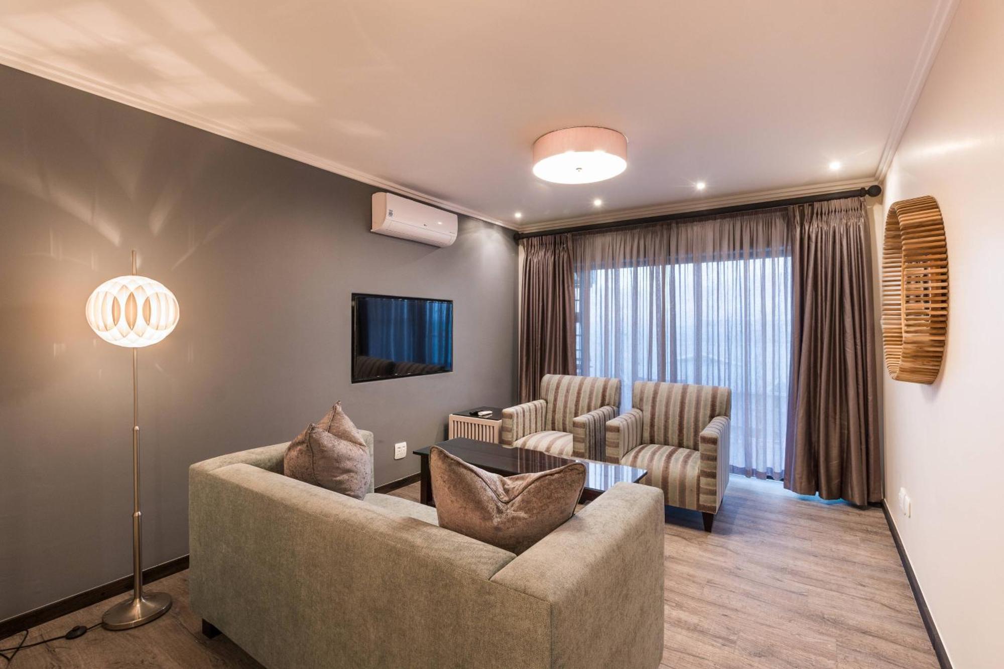 Protea Hotel By Marriott Mossel Bay Bagian luar foto