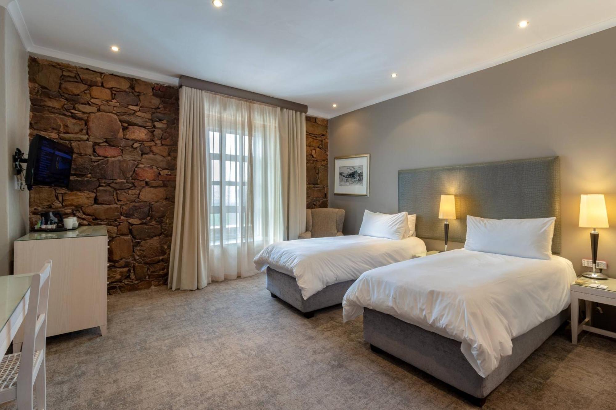 Protea Hotel By Marriott Mossel Bay Bagian luar foto